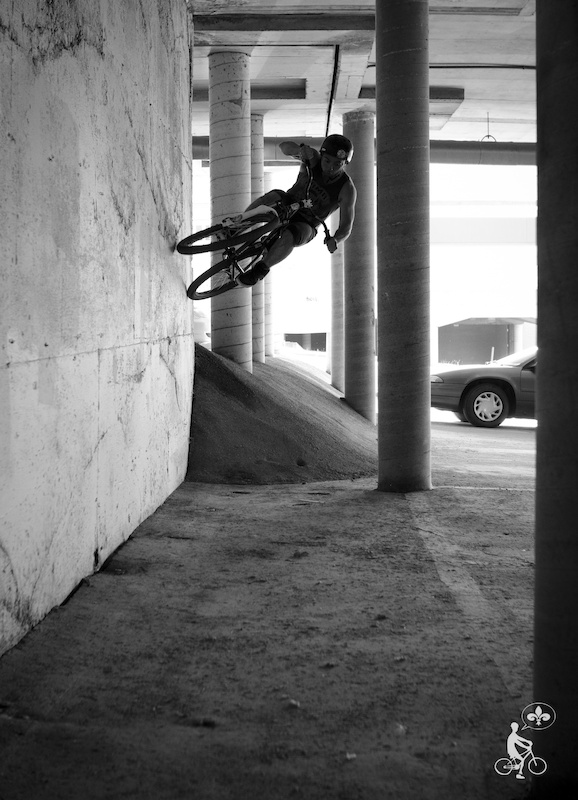 Tight wallride