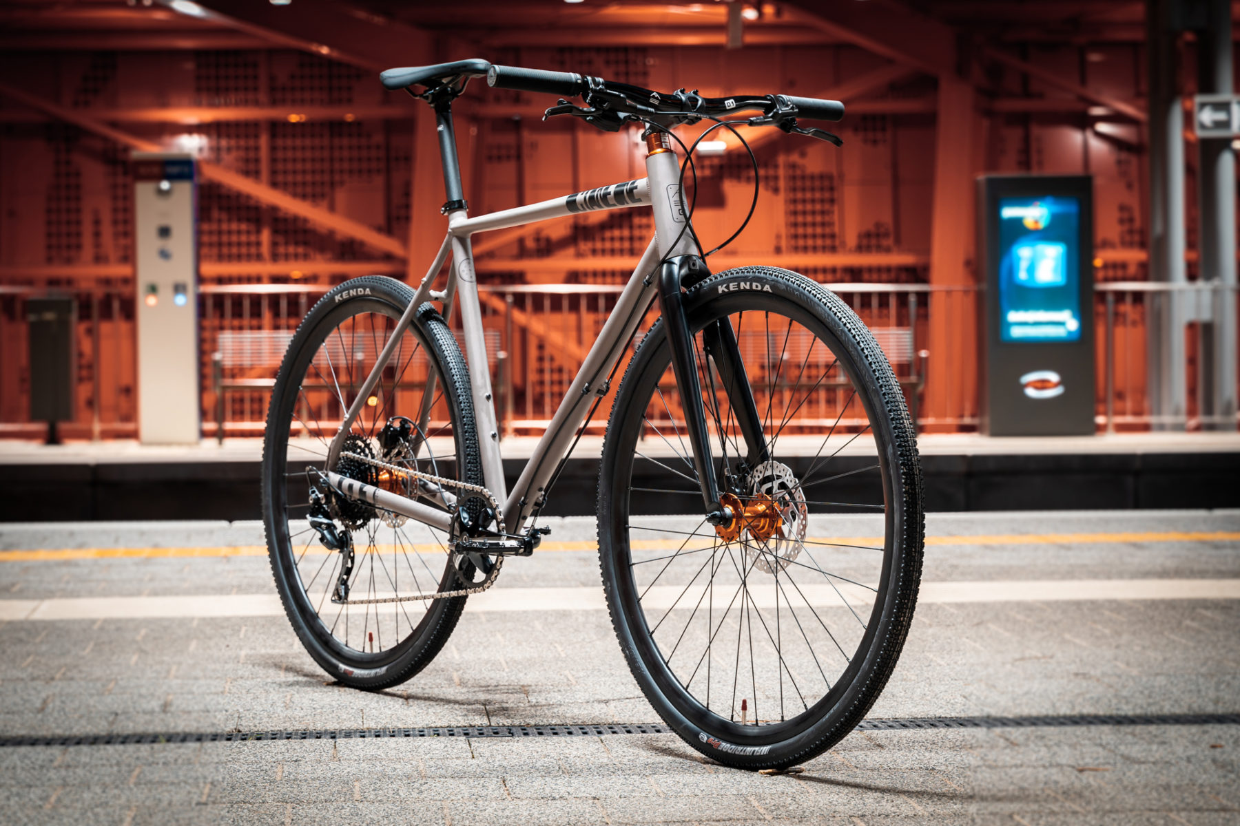 gravel bike with flat bars